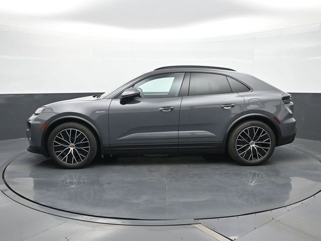 Used 2025 Porsche Macan Electric RWD image 2