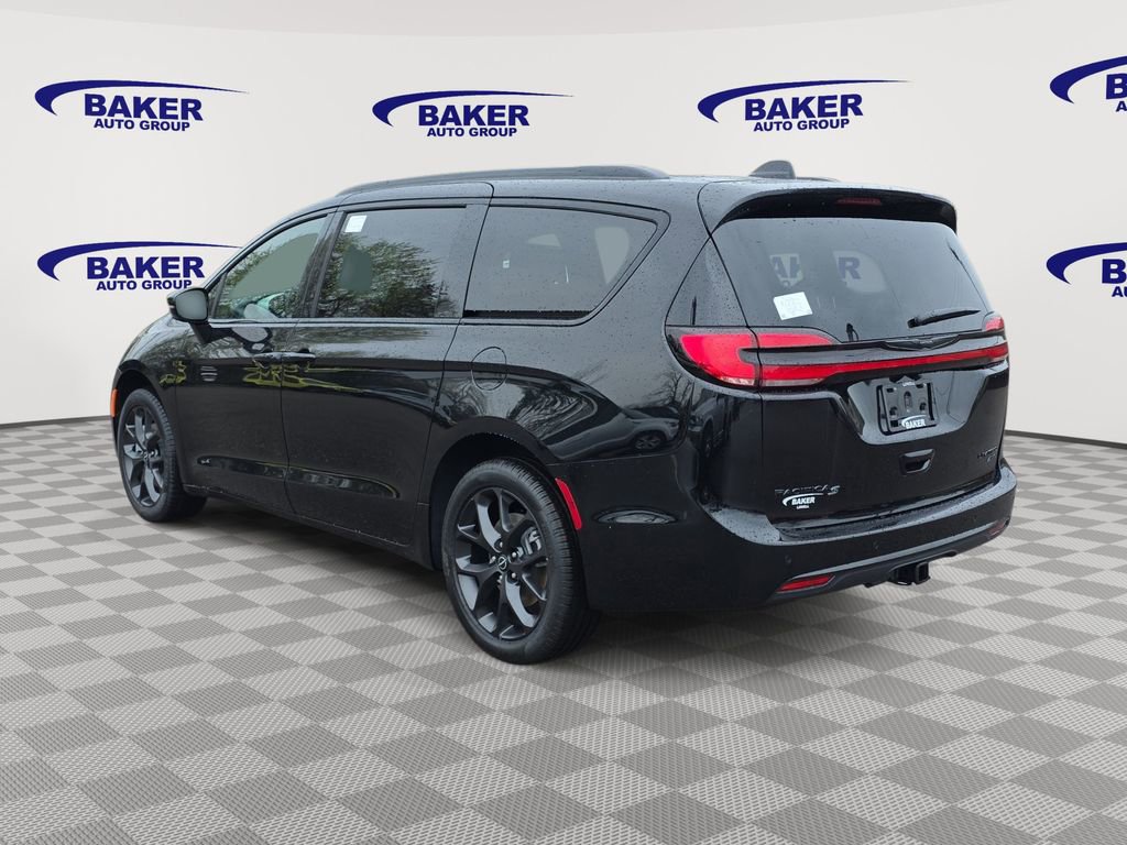New 2026 Chrysler Pacifica Limited AWD/4WD image 5