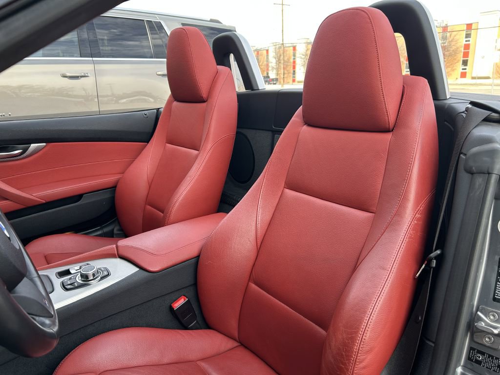 Used 2011 BMW Z4 sDrive30i w/ M Sport Pkg image 22