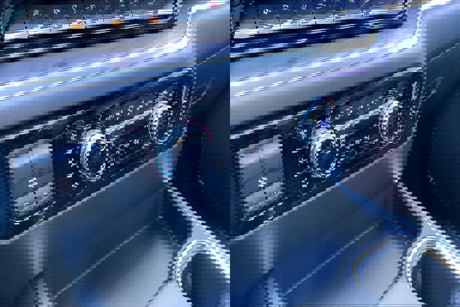 Certified 2025 GMC Sierra 1500 SLT w/ SLT Premium Plus Package image 32