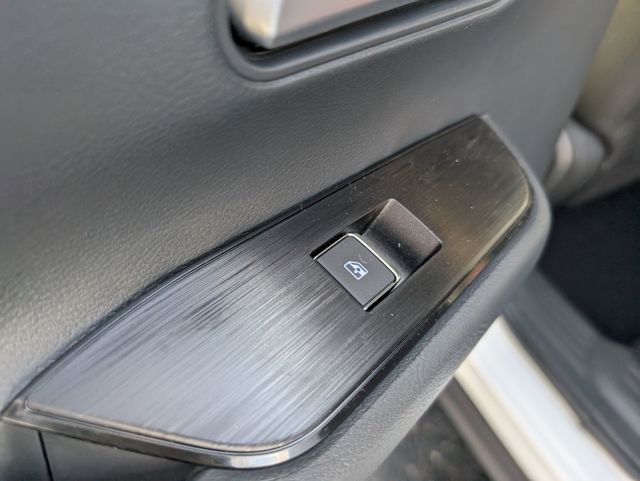 New 2026 Nissan Kicks SR w/ Cold Weather Package image 12