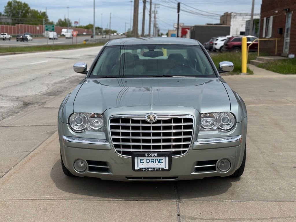Used 2005 Chrysler 300 C w/ Navigation & Sound Group II RWD image 2