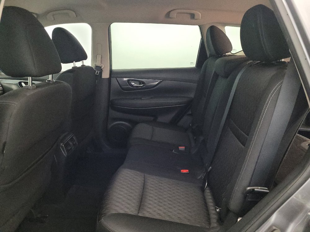 Used 2019 Nissan Rogue SV AWD/4WD image 18