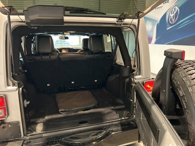 Used 2017 Jeep Wrangler Unlimited Sahara image 14