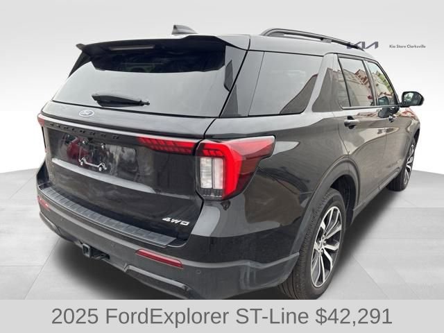 Used 2025 Ford Explorer ST-Line image 8