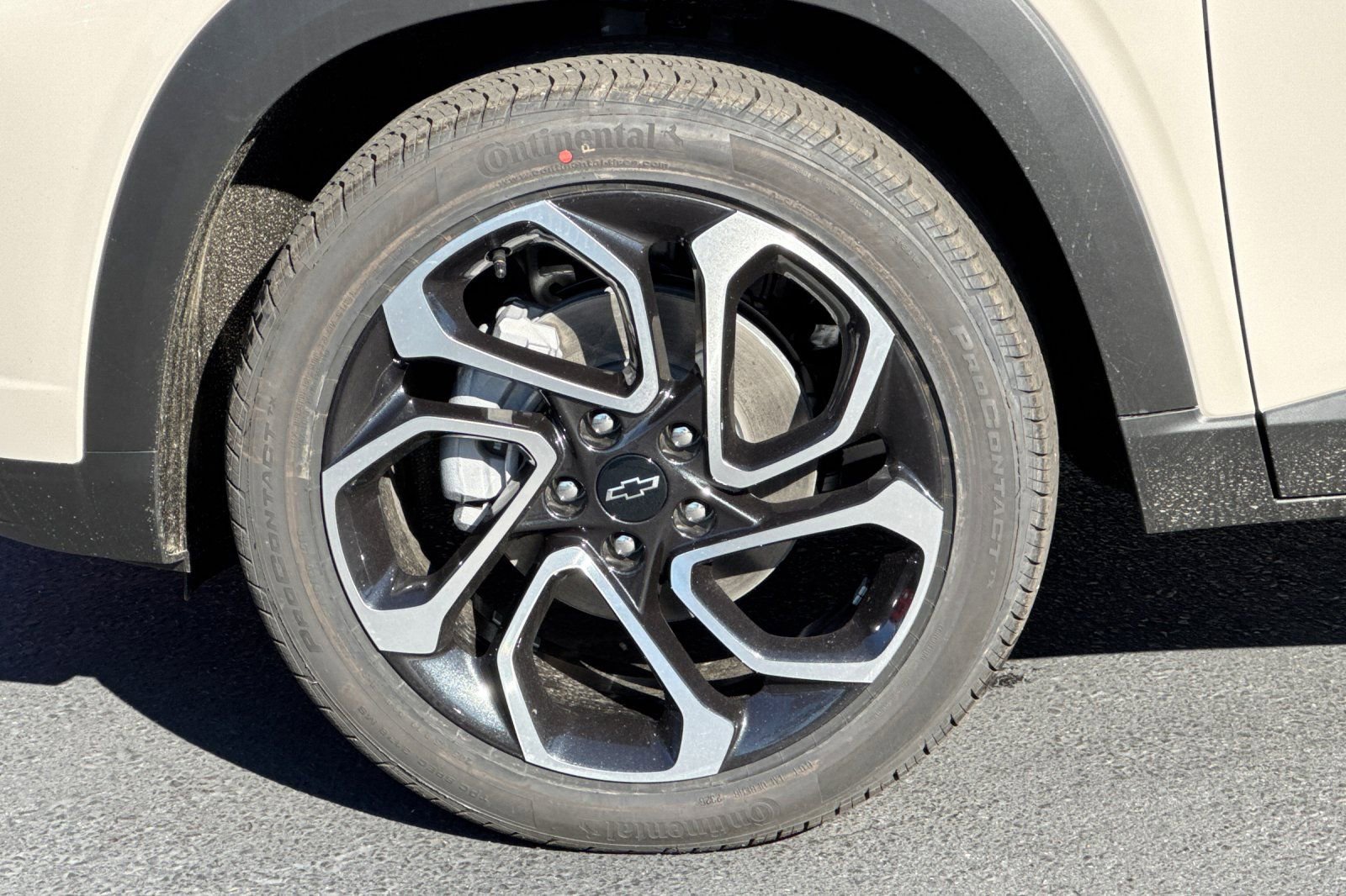 New 2026 Chevrolet Trax RS w/ Sunroof Package image 24