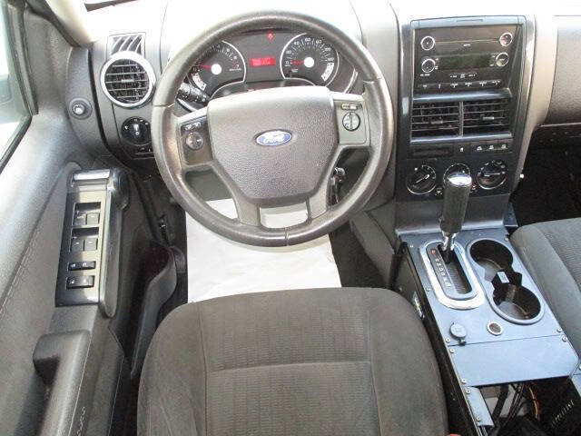 Used 2009 Ford Explorer XLT AWD/4WD image 18