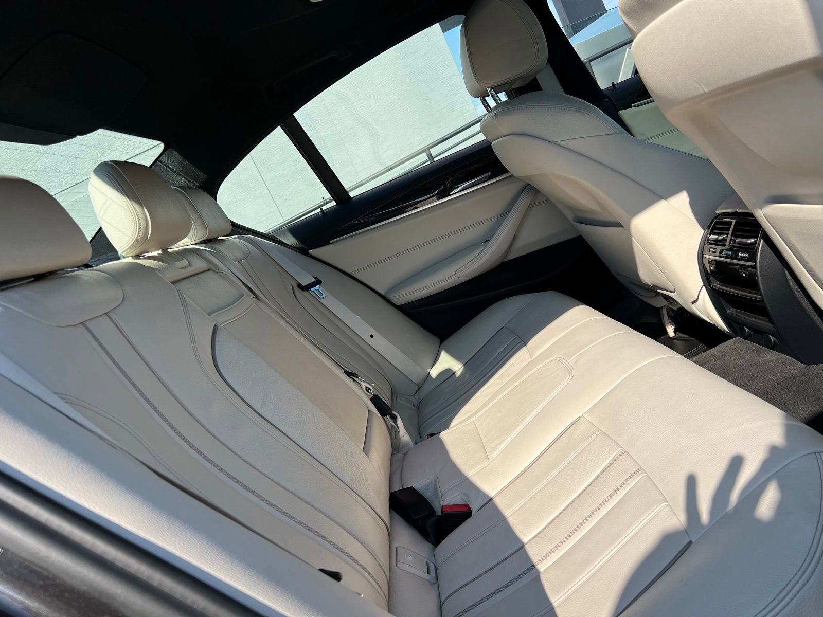 Used 2018 BMW 530e RWD image 51