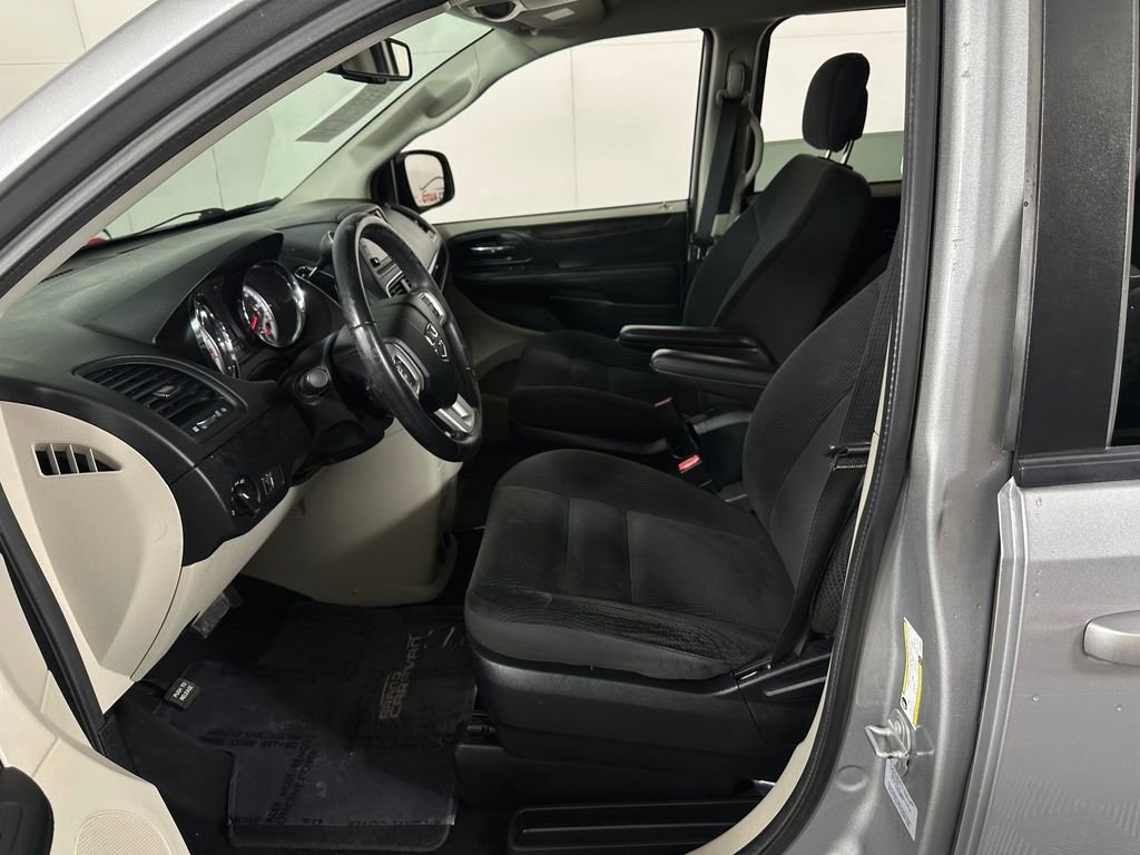 Used 2017 Dodge Grand Caravan SE w/ Power Window Group image 16