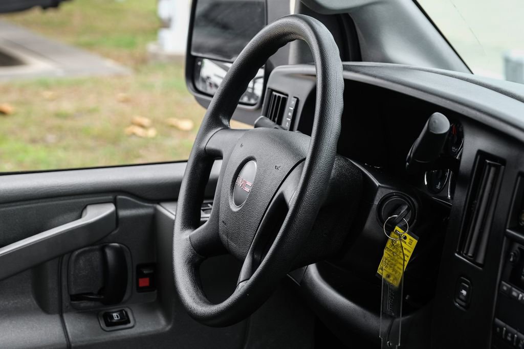 Used 2022 GMC Savana 2500 RWD image 10