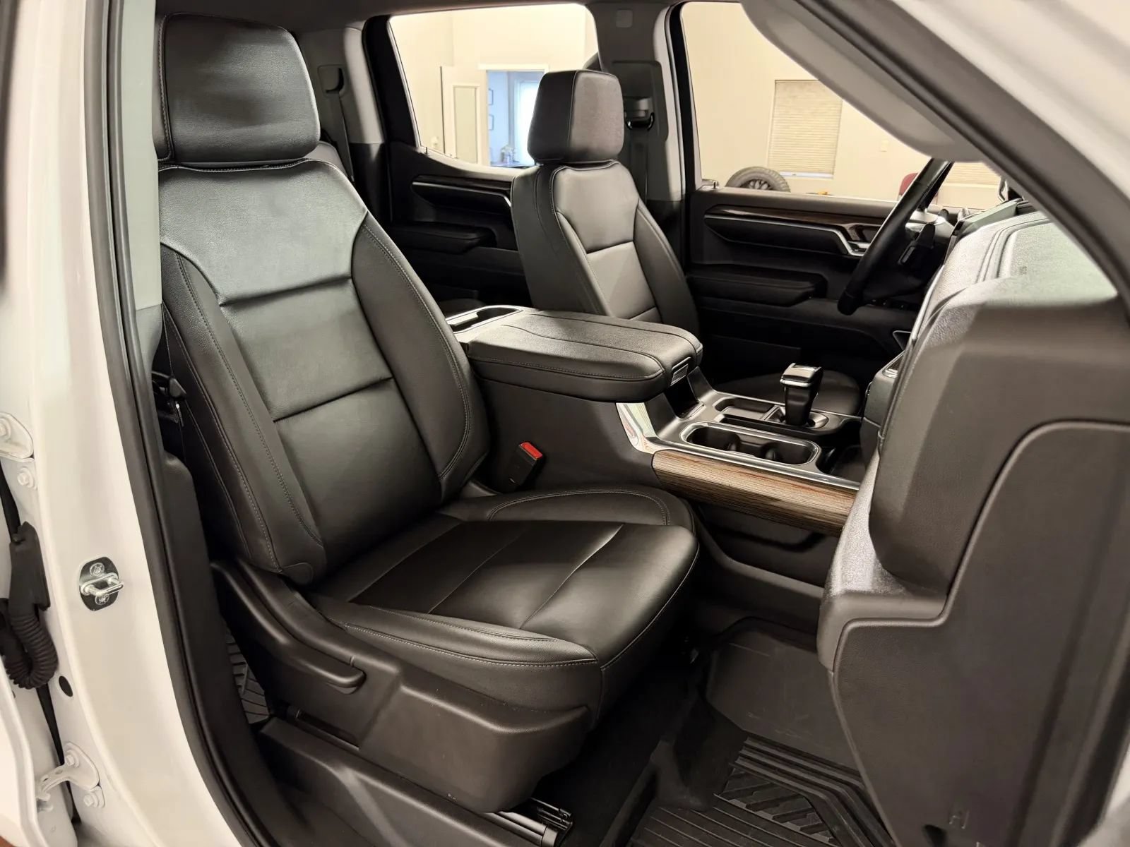 Used 2023 Chevrolet Silverado 1500 LT Trail Boss w/ LT Trail Boss Premium Package AWD/4WD image 41