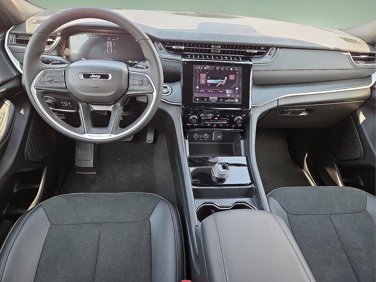 New 2025 Jeep Grand Cherokee Altitude image 11