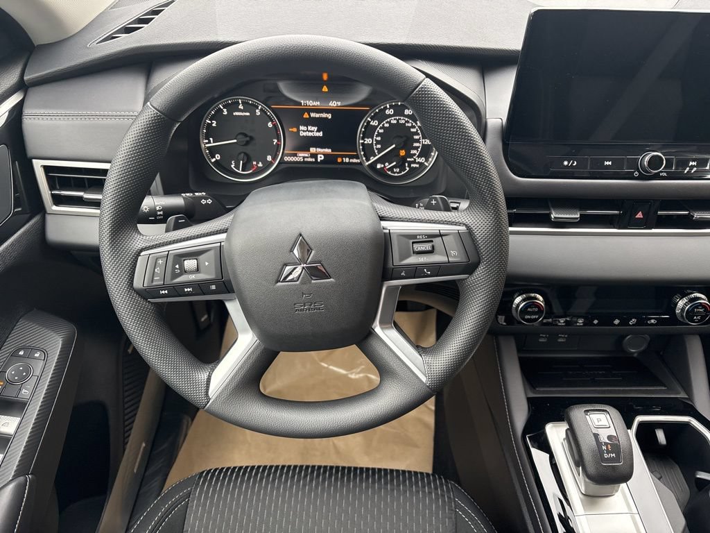New 2026 Mitsubishi Outlander ES FWD image 15