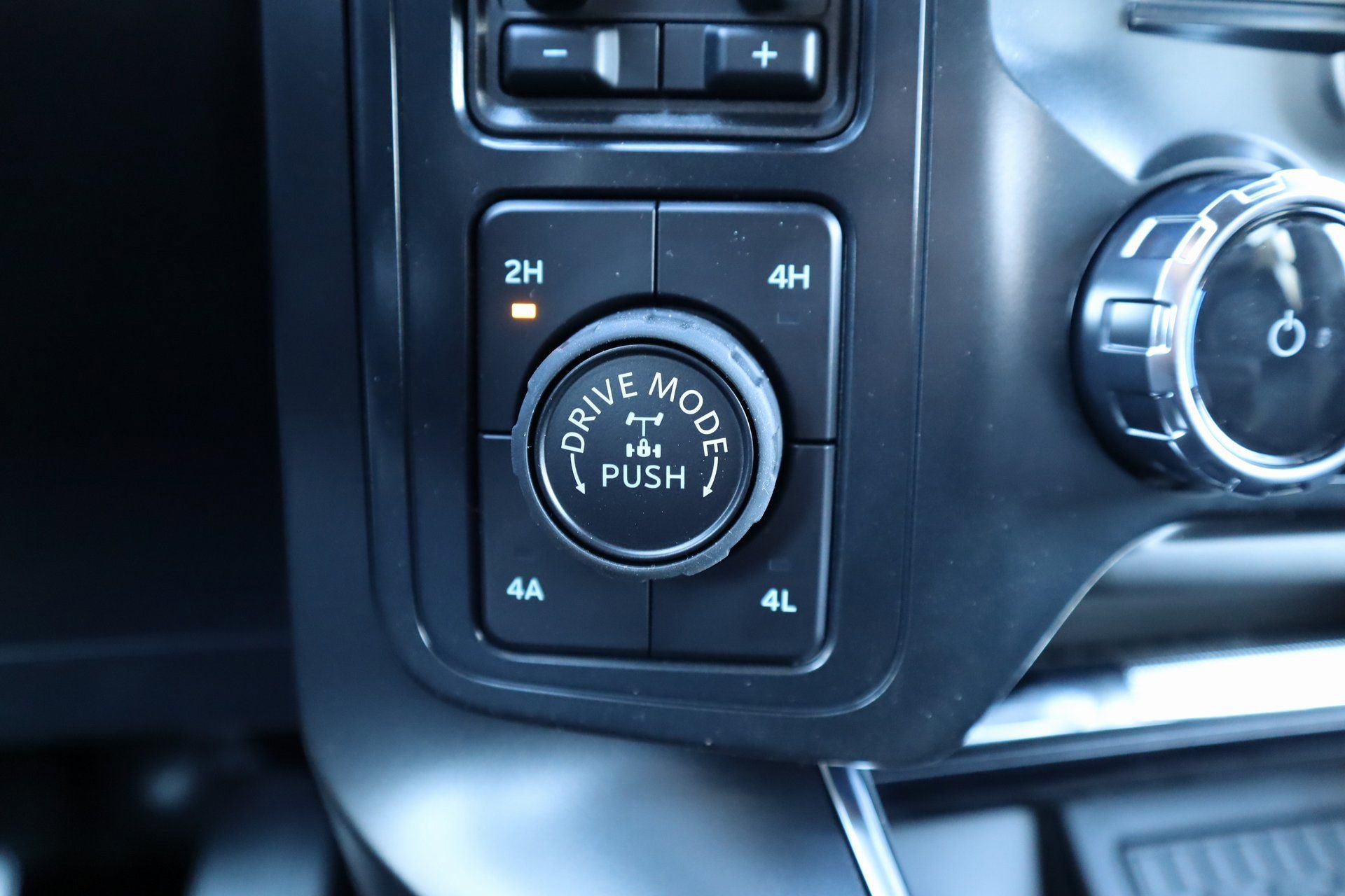New 2025 Ford F150 Raptor AWD/4WD image 9