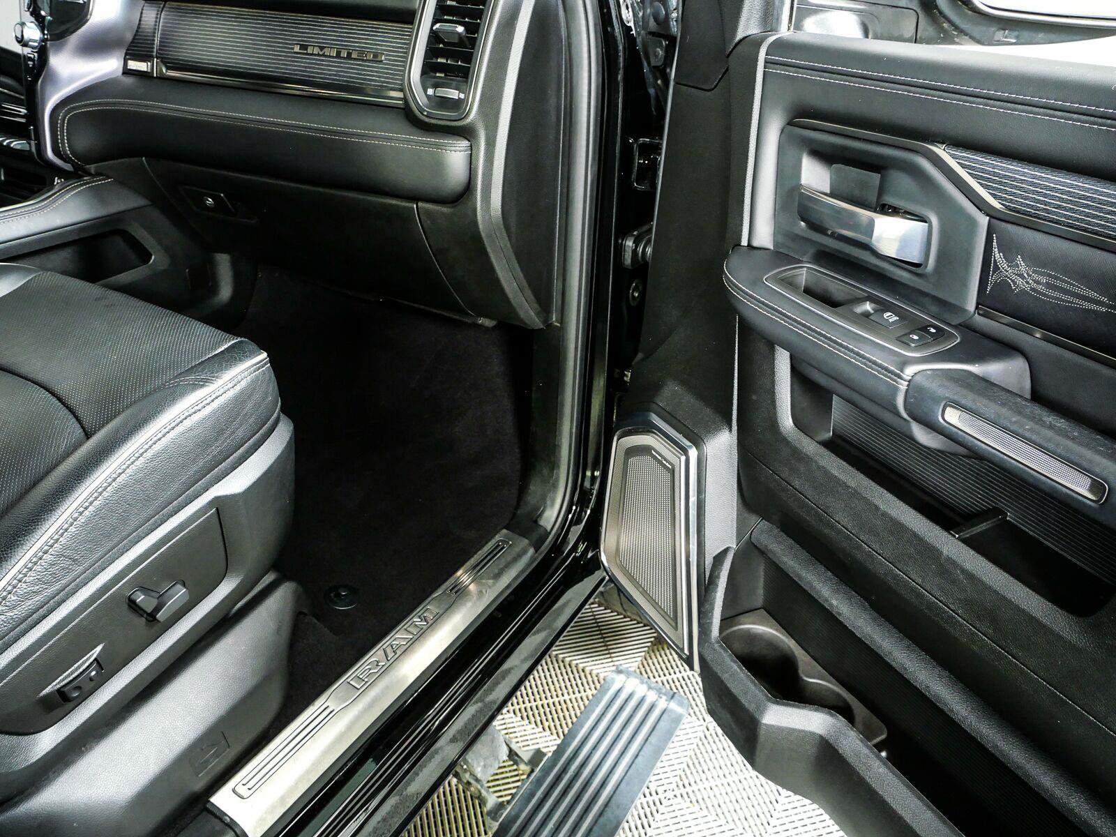 Used 2021 RAM 3500 Limited AWD/4WD image 24