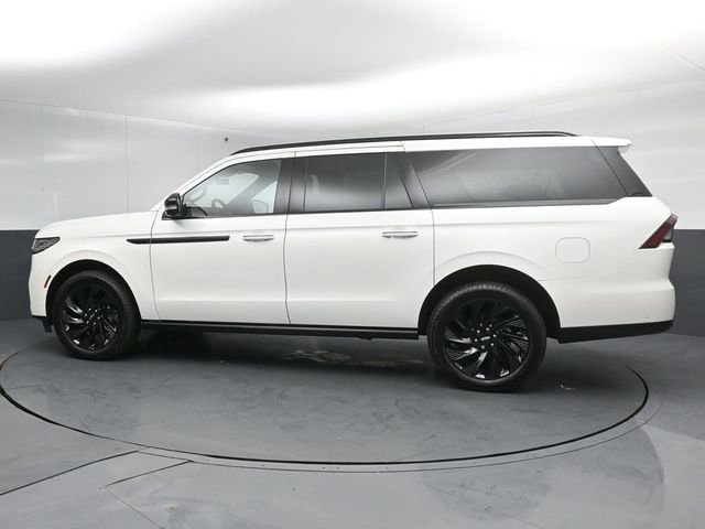 Used 2025 Lincoln Navigator L Reserve w/ Jet Appearance Package image 5