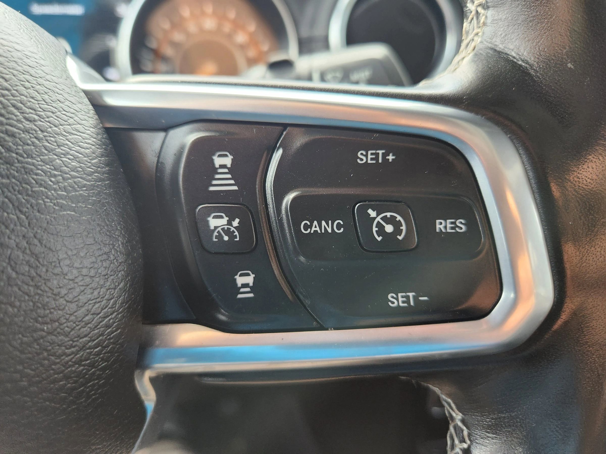 Used 2019 Jeep Wrangler Unlimited Sahara w/ Dual Top Group image 27