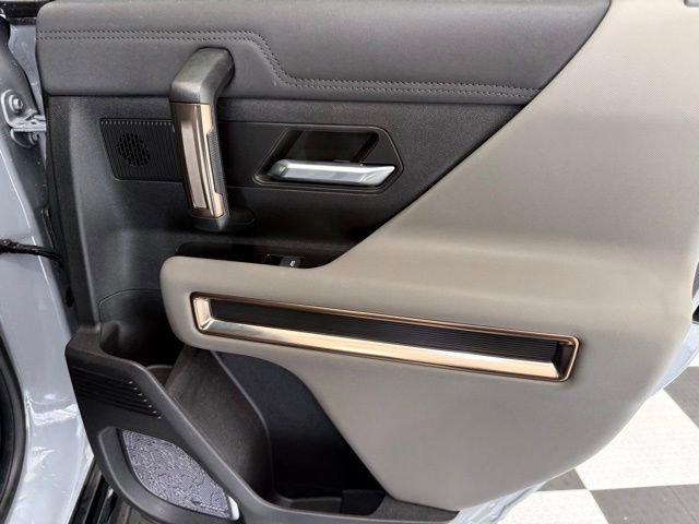 Used 2025 GMC Hummer EV 2X w/ LPO, Roof Cross Rail Package image 27