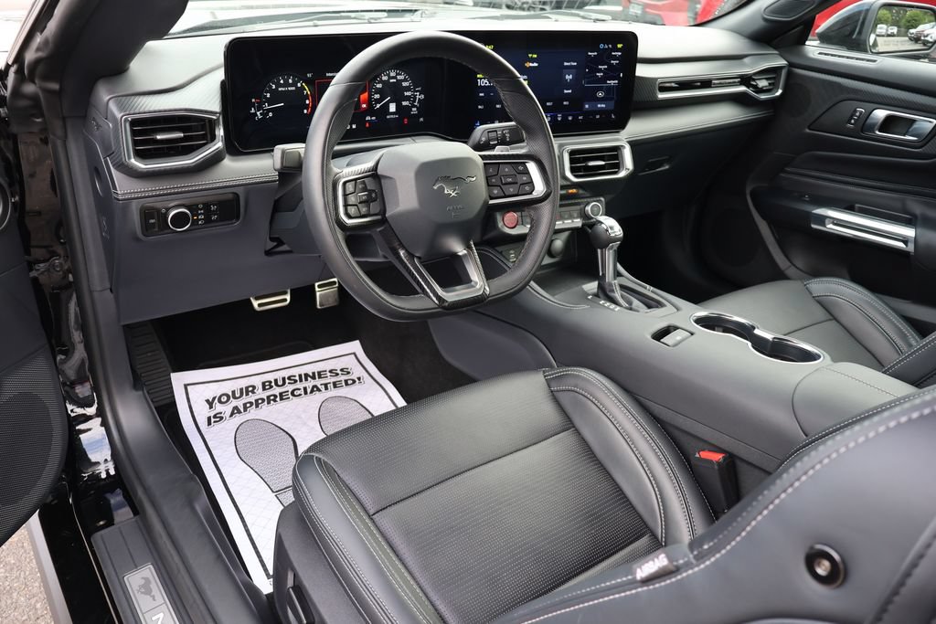 Used 2025 Ford Mustang GT Premium RWD image 6