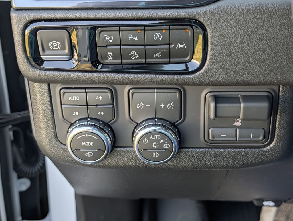 New 2026 GMC Yukon AT4 image 22