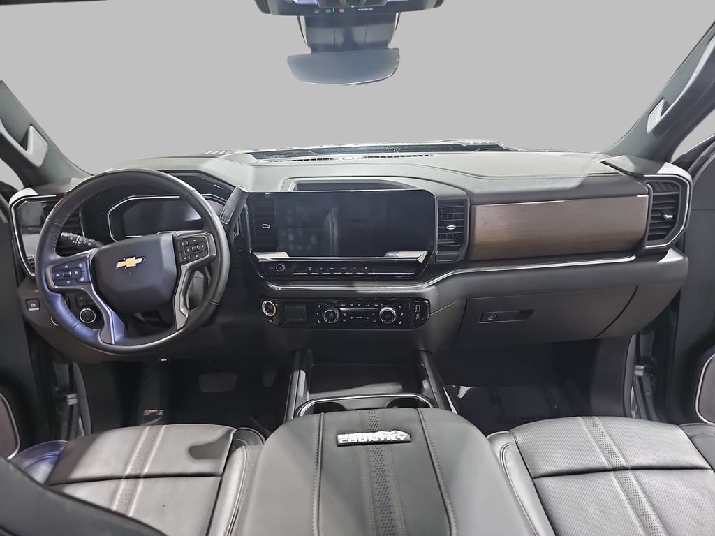 Certified 2024 Chevrolet Silverado 2500 High Country w/ High Country Premium Package AWD/4WD image 11