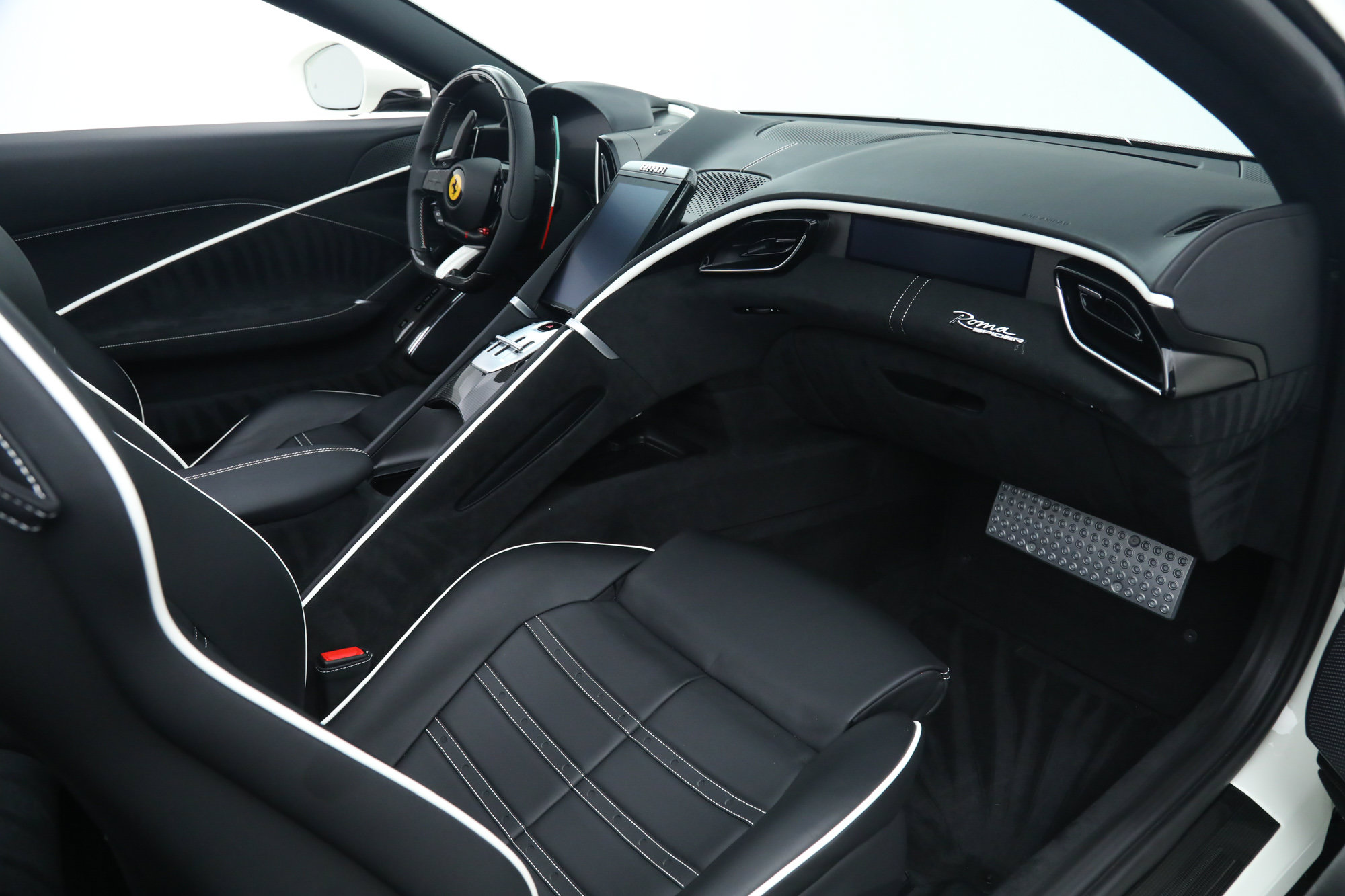 Certified 2025 Ferrari Roma Spider RWD image 21