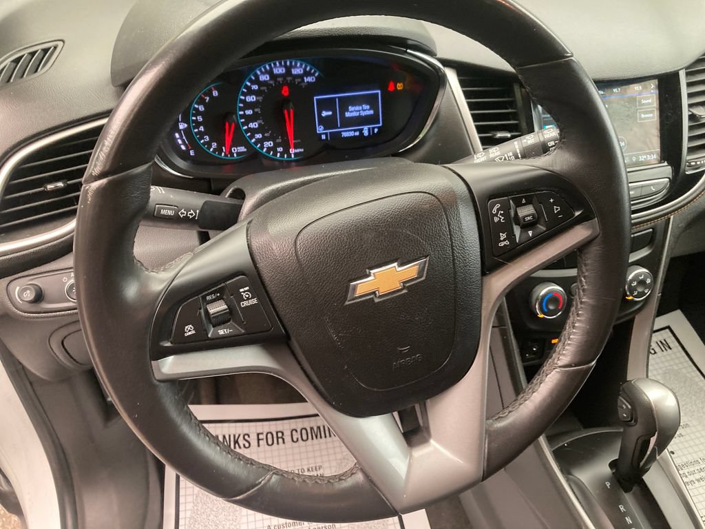 Used 2019 Chevrolet Trax LT w/ LT Convenience Package AWD/4WD image 16