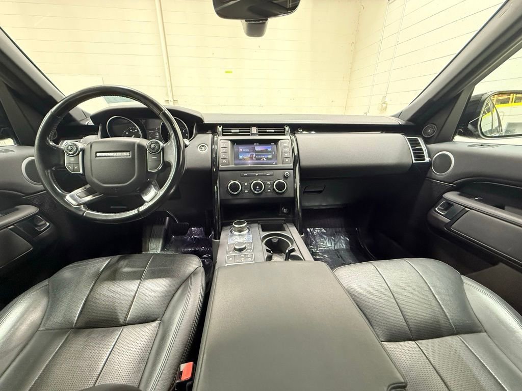 Used 2017 Land Rover Discovery SE image 43
