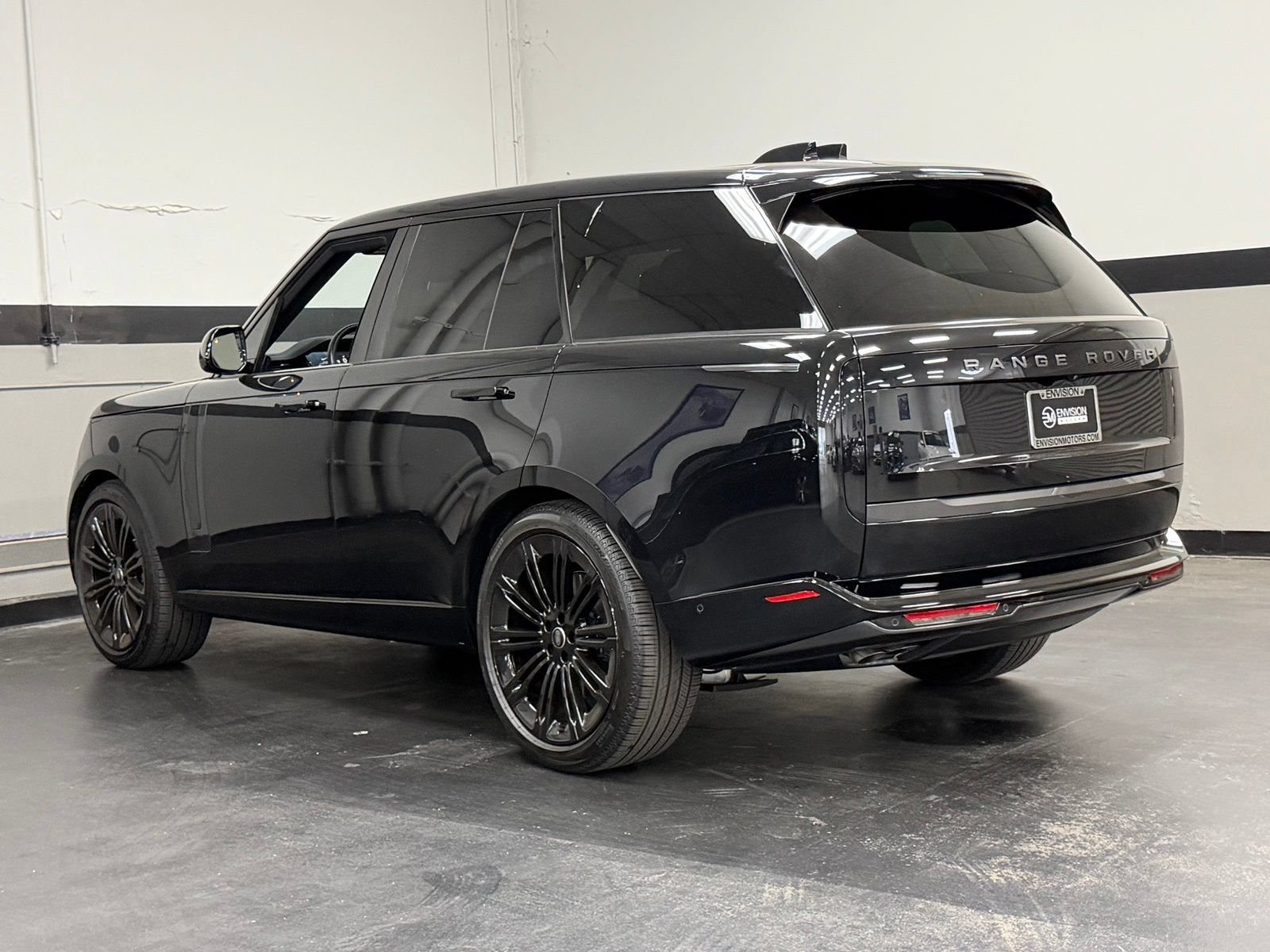 Used 2025 Land Rover Range Rover SE AWD/4WD image 10