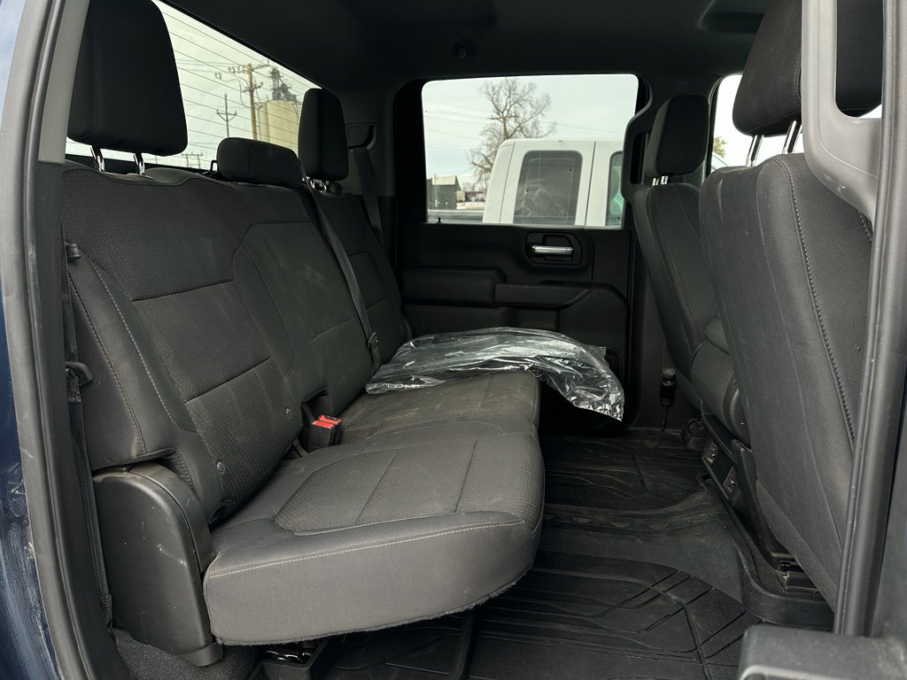 Used 2021 Chevrolet Silverado 2500 Custom w/ Custom Value Package image 9