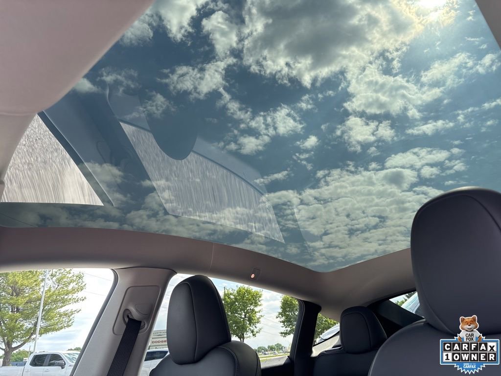 Used 2024 Tesla Model Y Long Range RWD image 2
