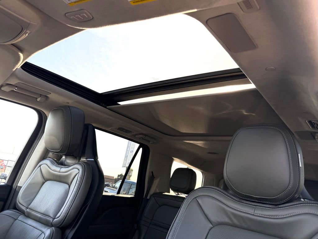 Used 2024 Lincoln Navigator Black Label image 17