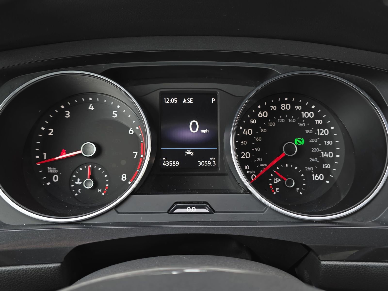 Used 2021 Volkswagen Tiguan SE R-Line image 22