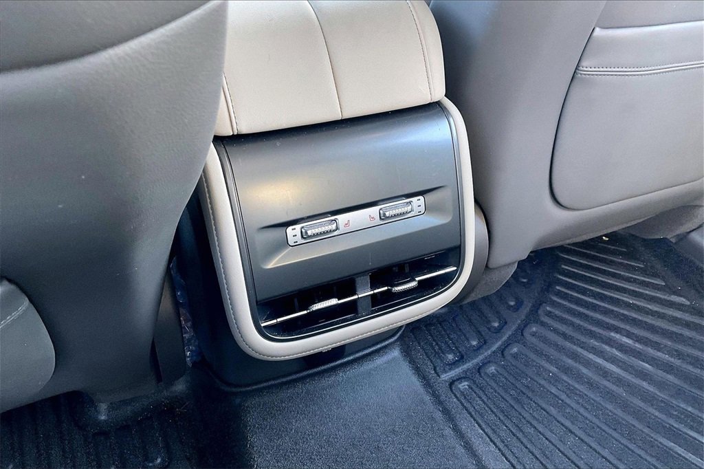 Used 2024 Lincoln Nautilus Reserve w/ Equipment Group 203A image 31