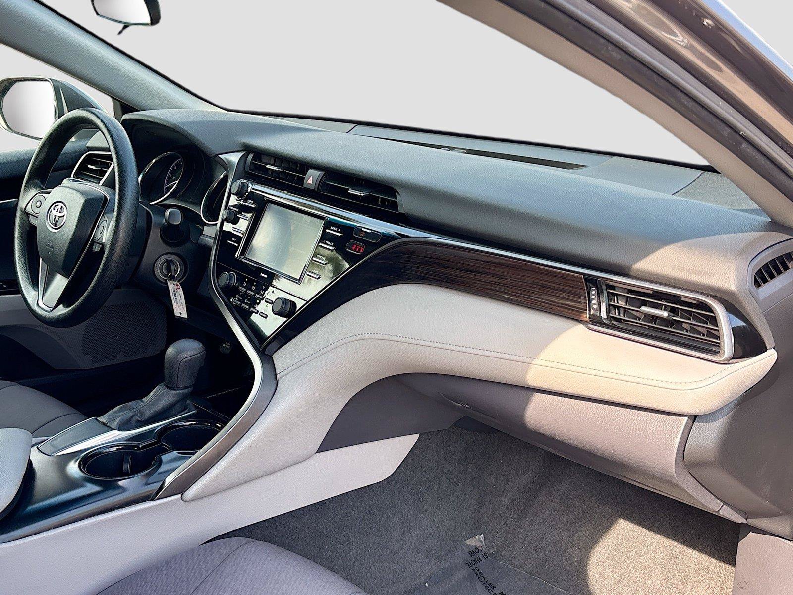 Used 2020 Toyota Camry LE FWD image 26
