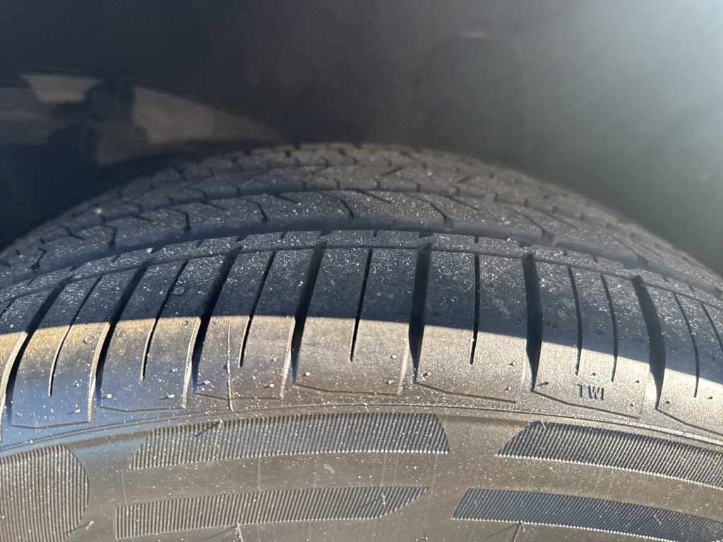 Used 2024 Tesla Model Y Long Range image 35