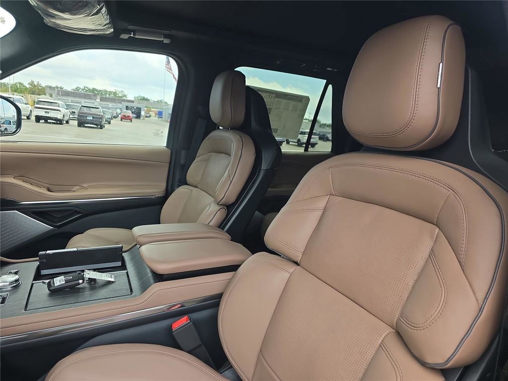 New 2026 Lincoln Navigator Black Label AWD/4WD image 21