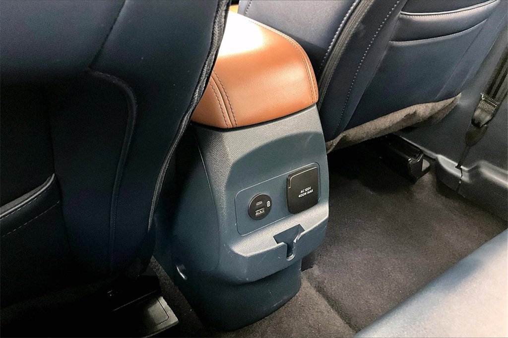 Used 2022 Ford Maverick Lariat w/ Lariat Luxury Package image 34