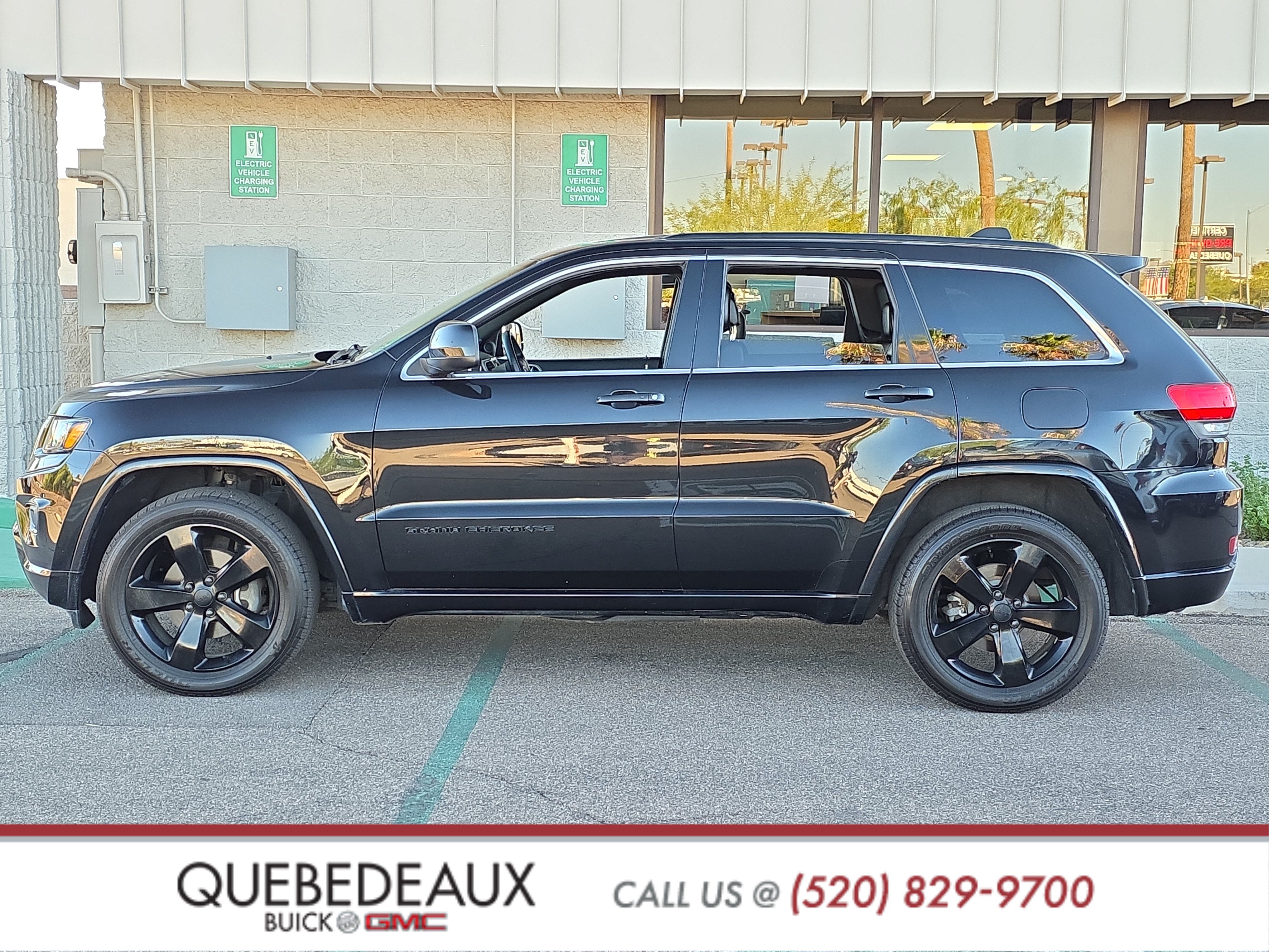 Used 2015 Jeep Grand Cherokee Altitude RWD image 4