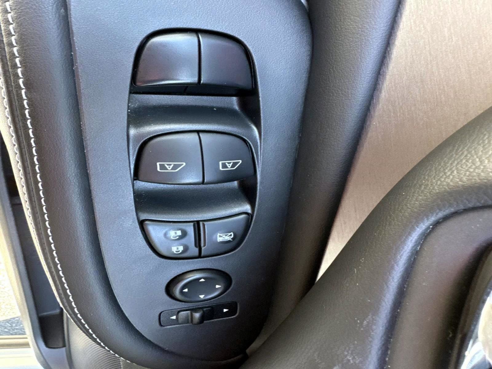 Used 2024 Nissan Murano SV w/ SV Midnight Edition Package image 8