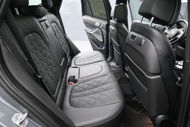 Used 2025 BMW X5 sDrive40i w/ Climate Comfort Package RWD image 27