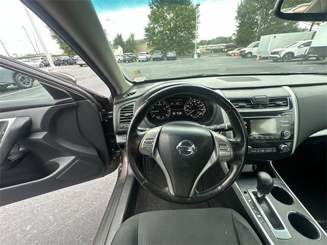 Used 2015 Nissan Altima 2.5 SV w/ Convenience Package image 11