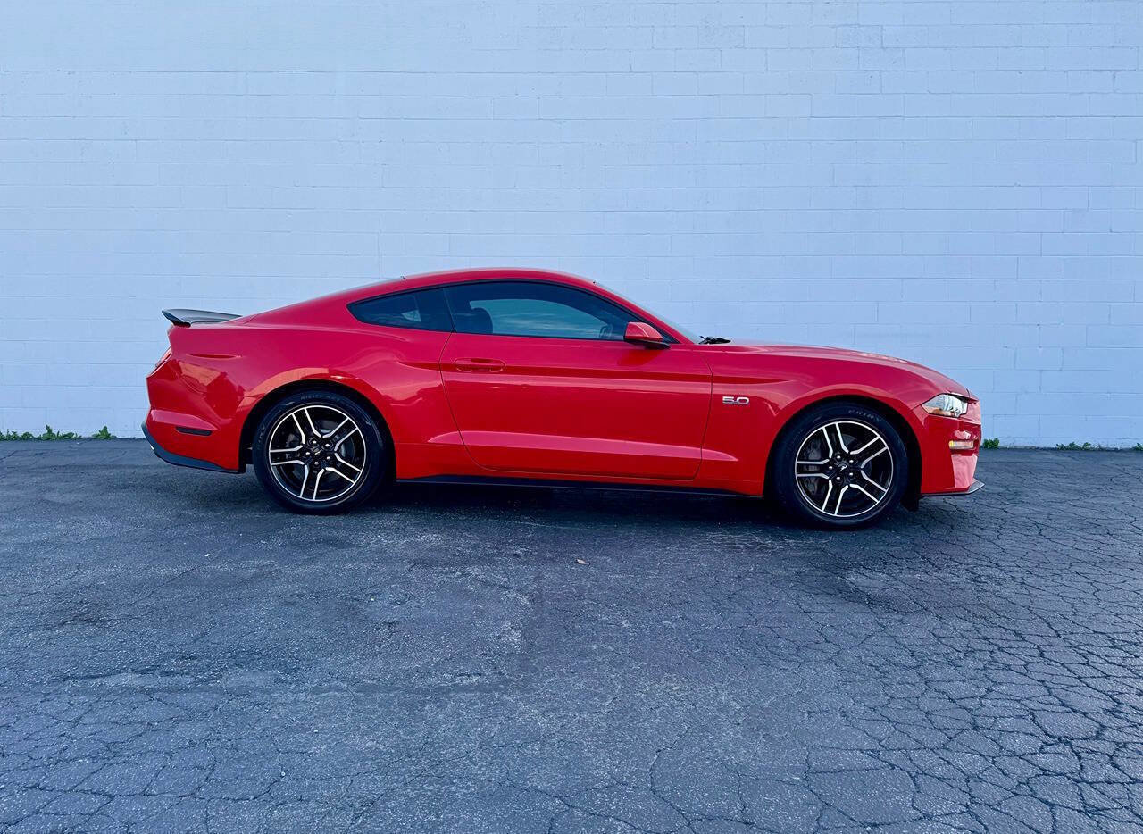 Used 2019 Ford Mustang GT image 2