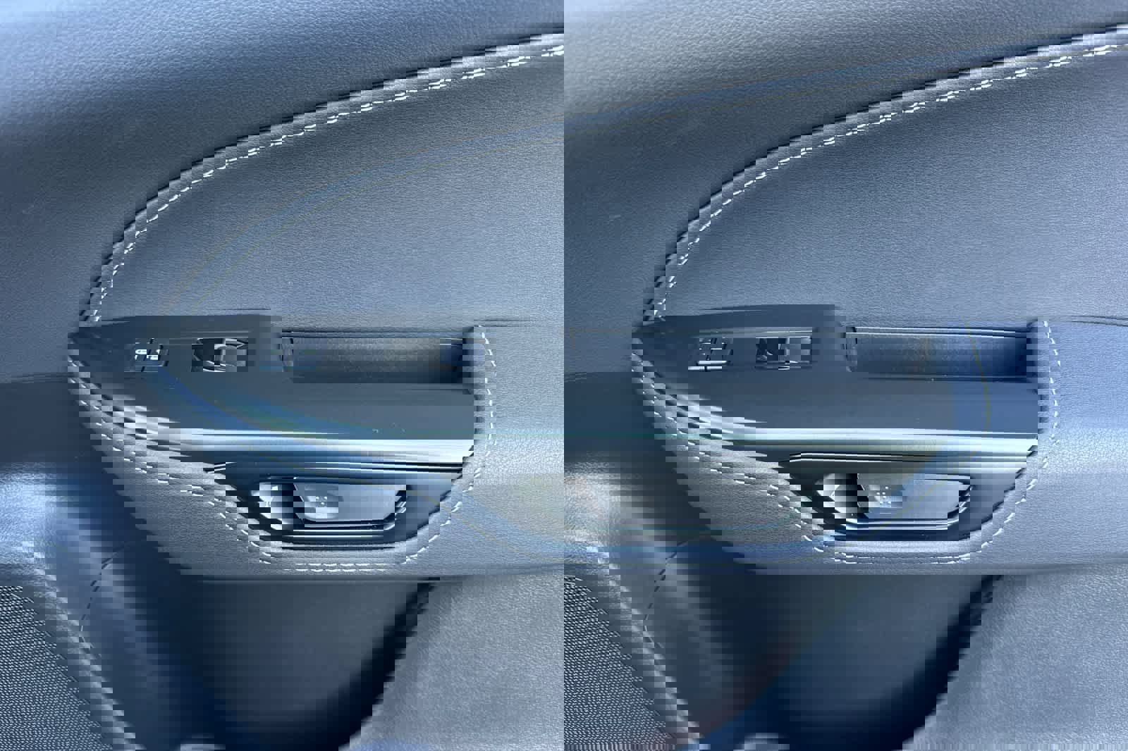 Certified 2025 Lexus NX 350h AWD w/ Accessory Package (2T) image 19