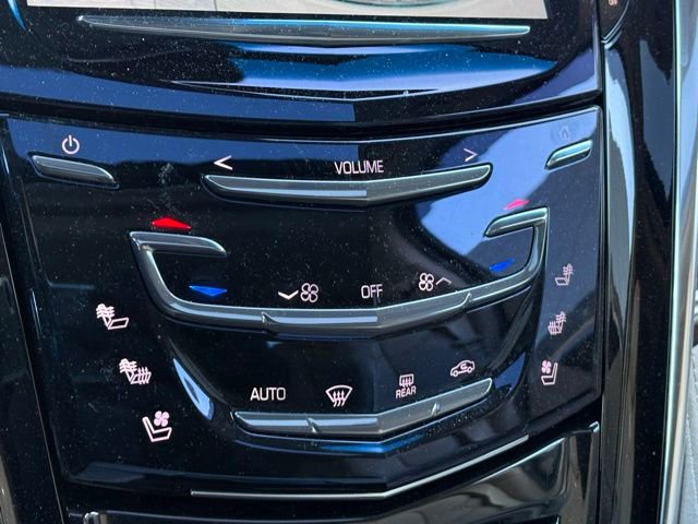Used 2015 Cadillac Escalade Luxury image 16
