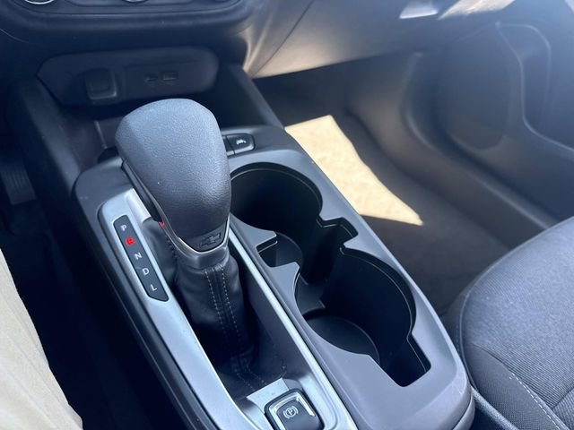 Used 2025 Chevrolet Trax LS w/ LS Convenience Package FWD image 29