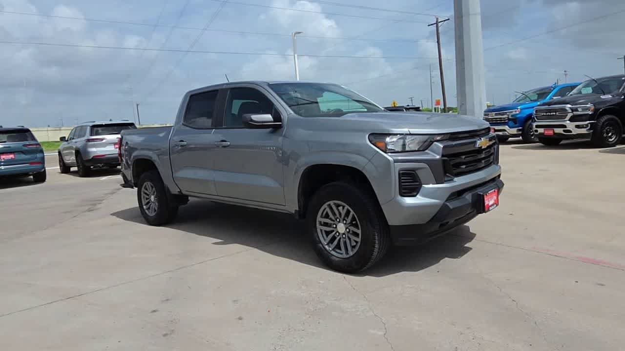 Used 2024 Chevrolet Colorado LT w/ Advanced Trailering Package AWD/4WD image 2