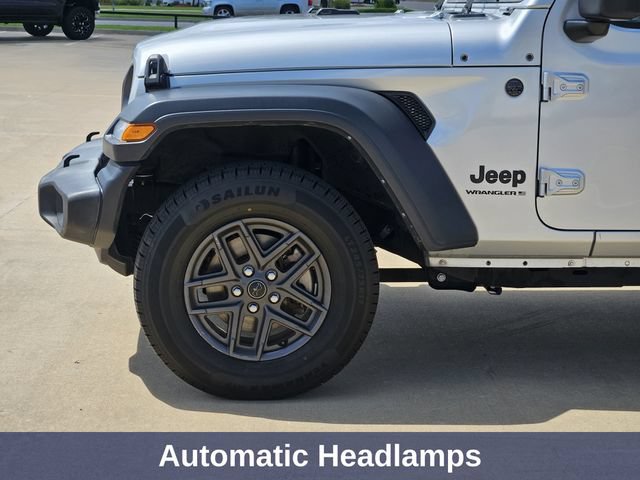 Used 2024 Jeep Wrangler Unlimited Sport AWD/4WD image 14