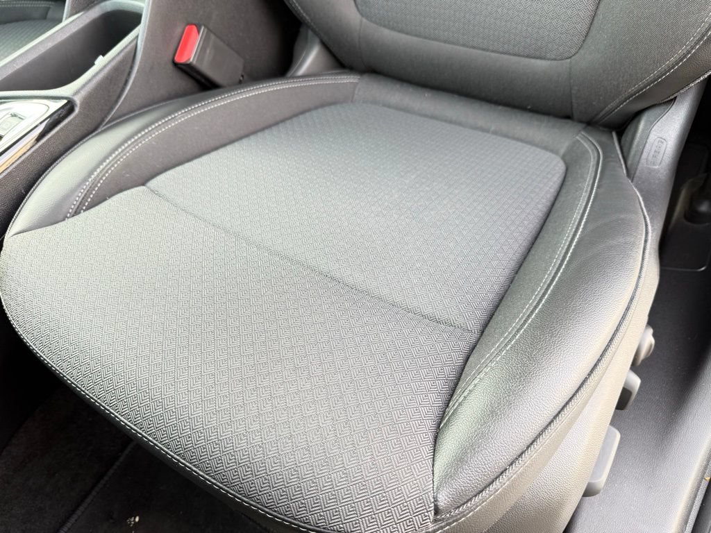 Used 2023 Buick Encore GX Preferred w/ Cold Weather Comfort Package FWD image 22