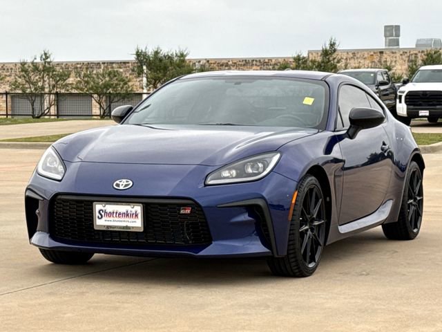 Used 2026 Toyota GR86 Premium RWD image 3